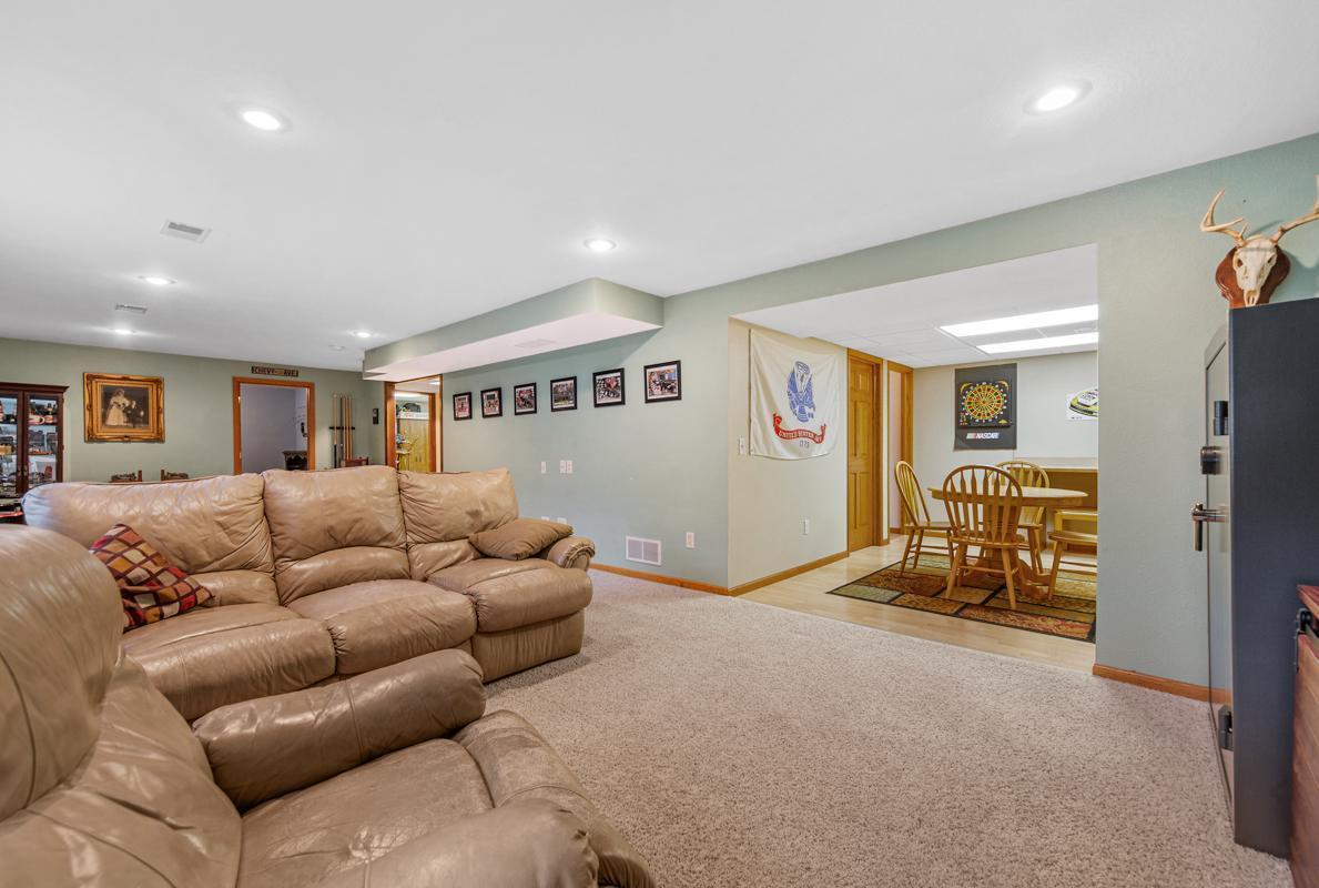 1837 Patricks Bay , Faribault, MN 55021