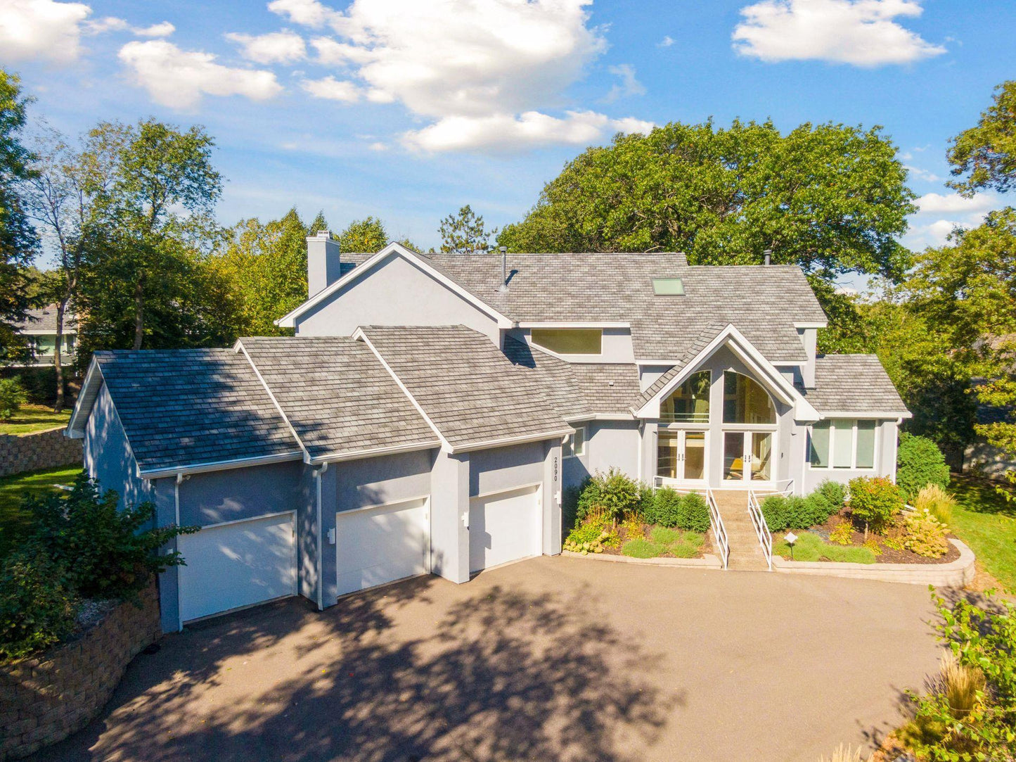 2090 Austrian Pine Lane, Minnetonka, MN 55305