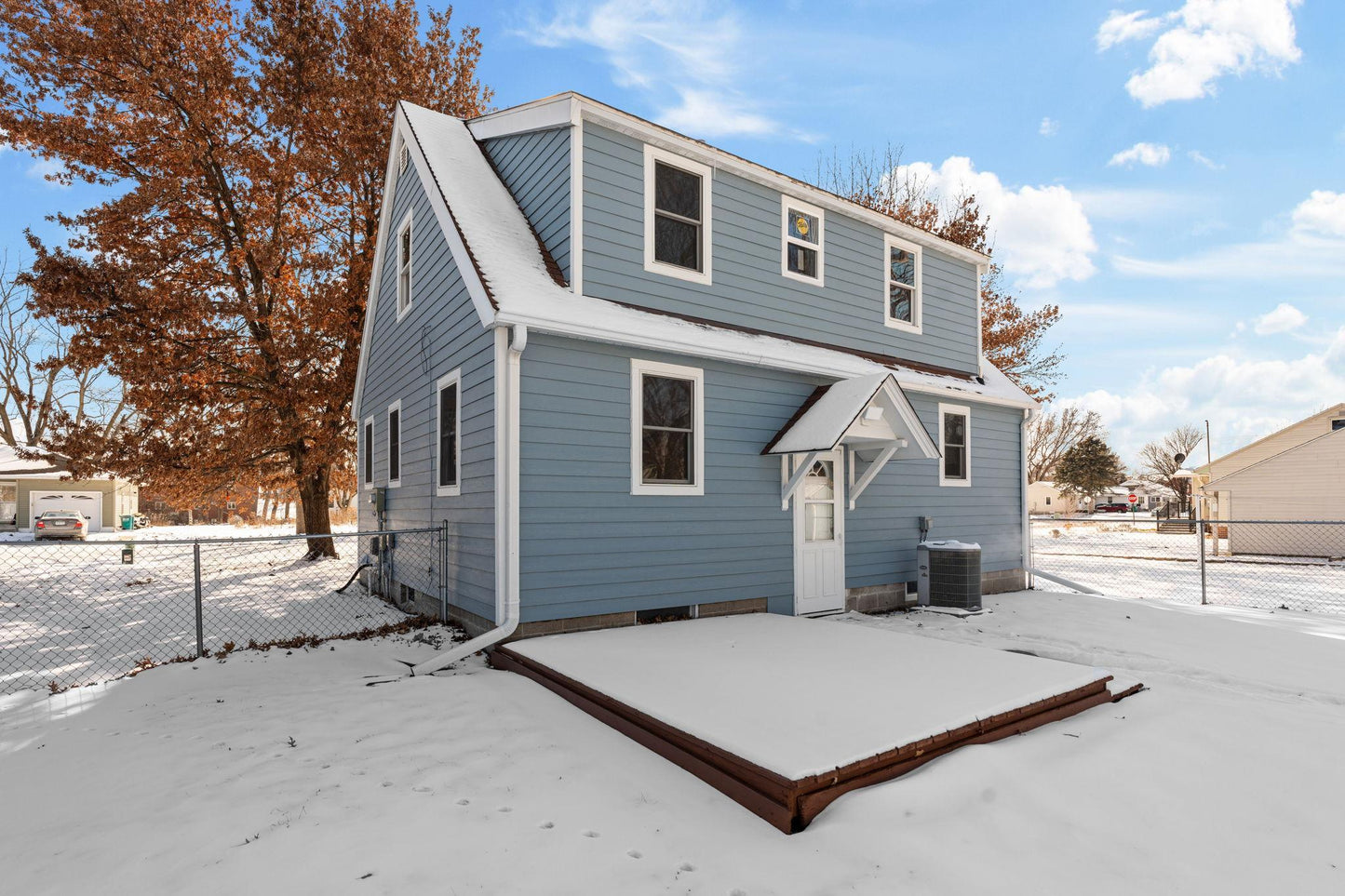 813 9th Avenue, Waseca, MN 56093