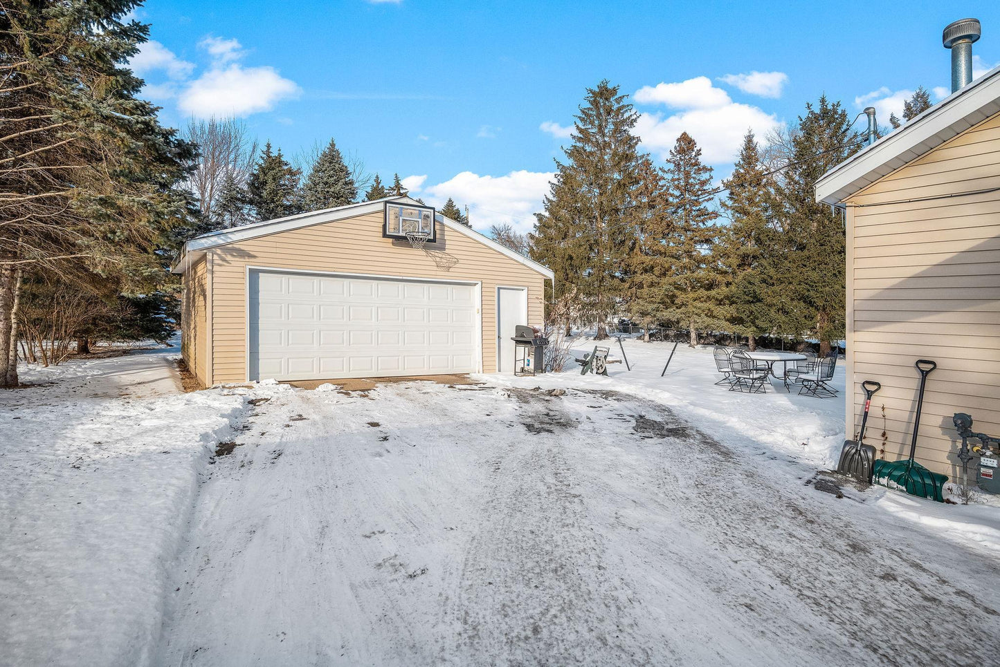 655 Berwood Avenue, Vadnais Heights, MN 55127