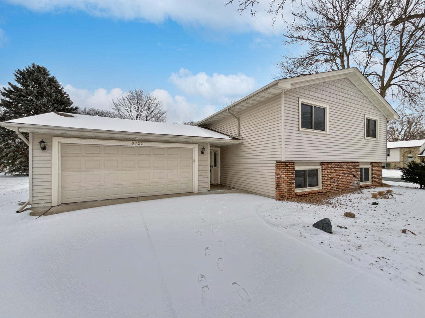 9722 Union Terrace Lane, Maple Grove, MN 55369