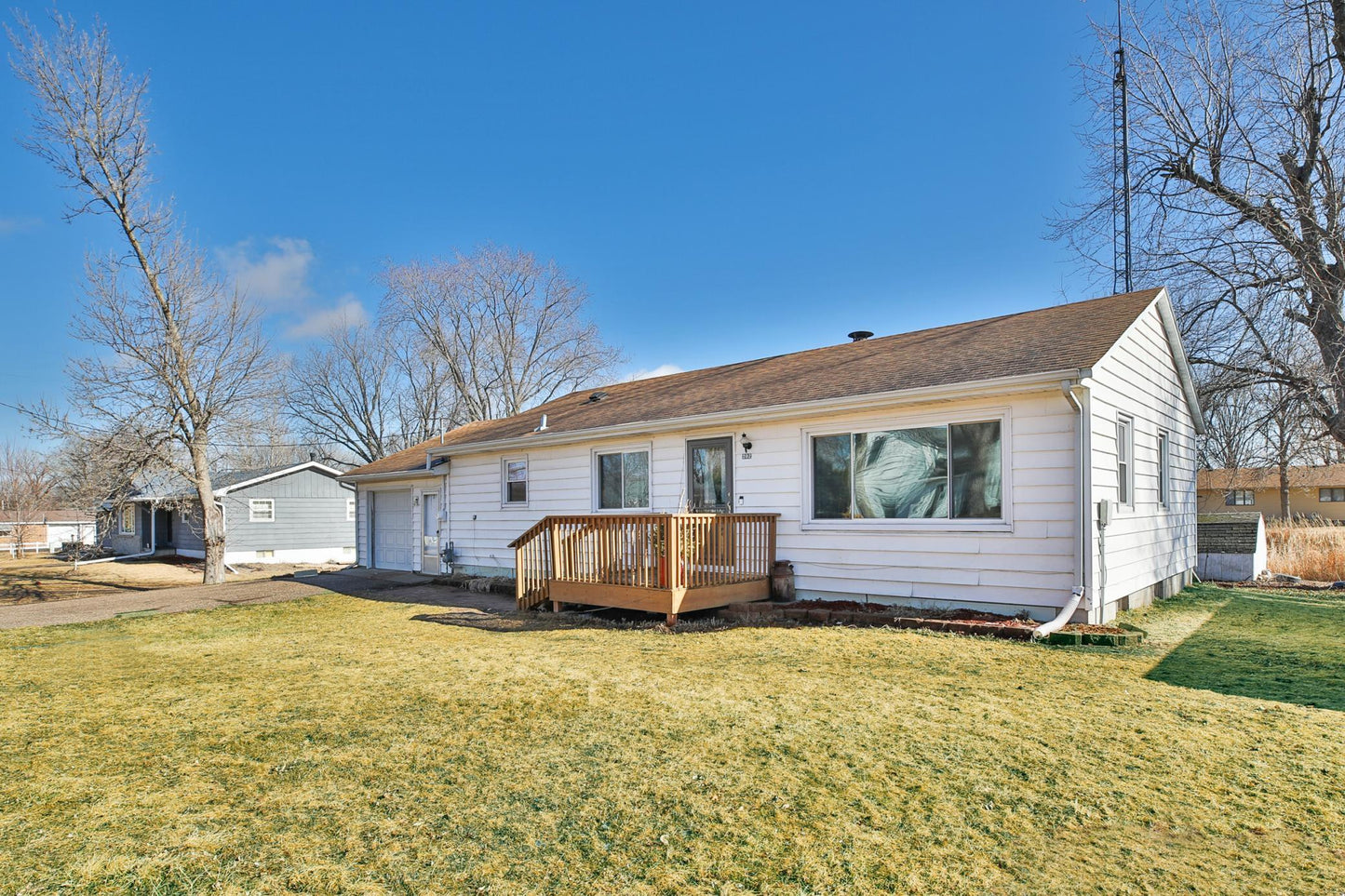 202 3rd Street, Morristown, MN 55052