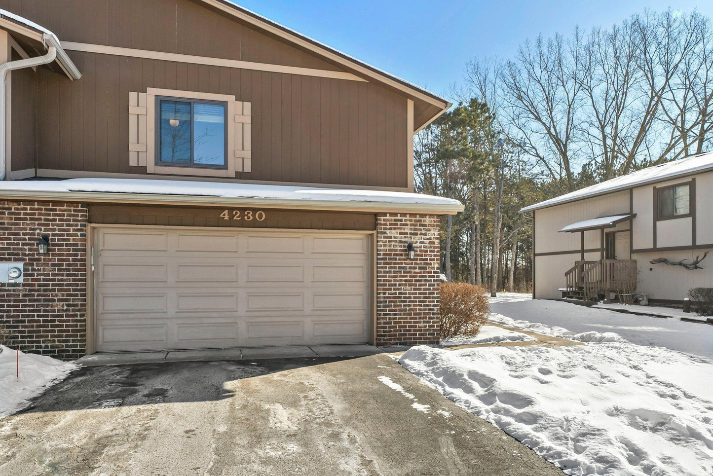 4230 Thornhill Ln , Vadnais Heights, MN 55127