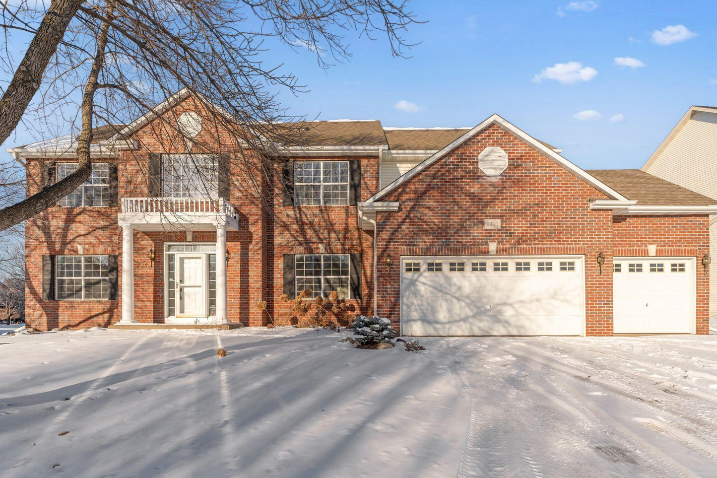 3111 Eagle Valley Drive, Woodbury, MN 55129