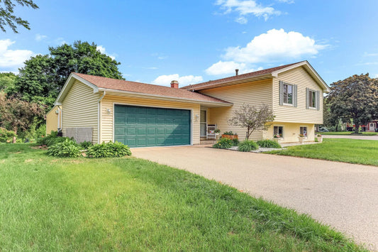 2261 Clark Street, Eagan, MN 55122