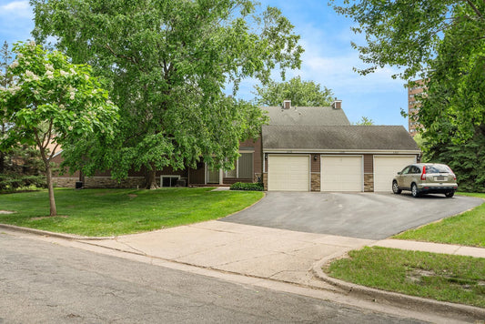 2298 Long Avenue, Saint Paul, MN 55114