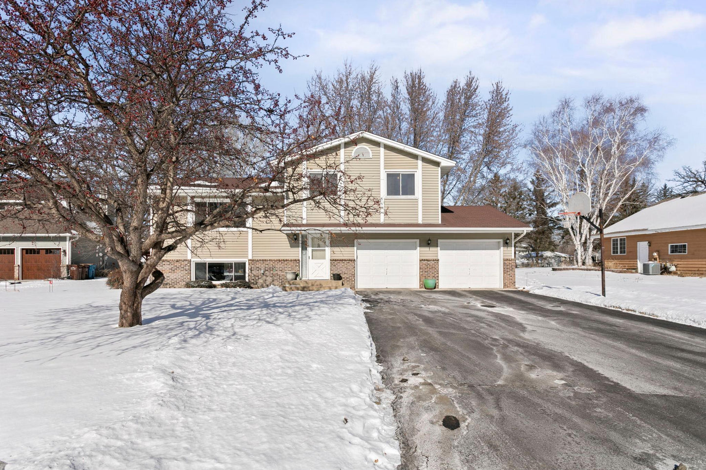 5794 Amy Lane, Maple Plain, MN 55359