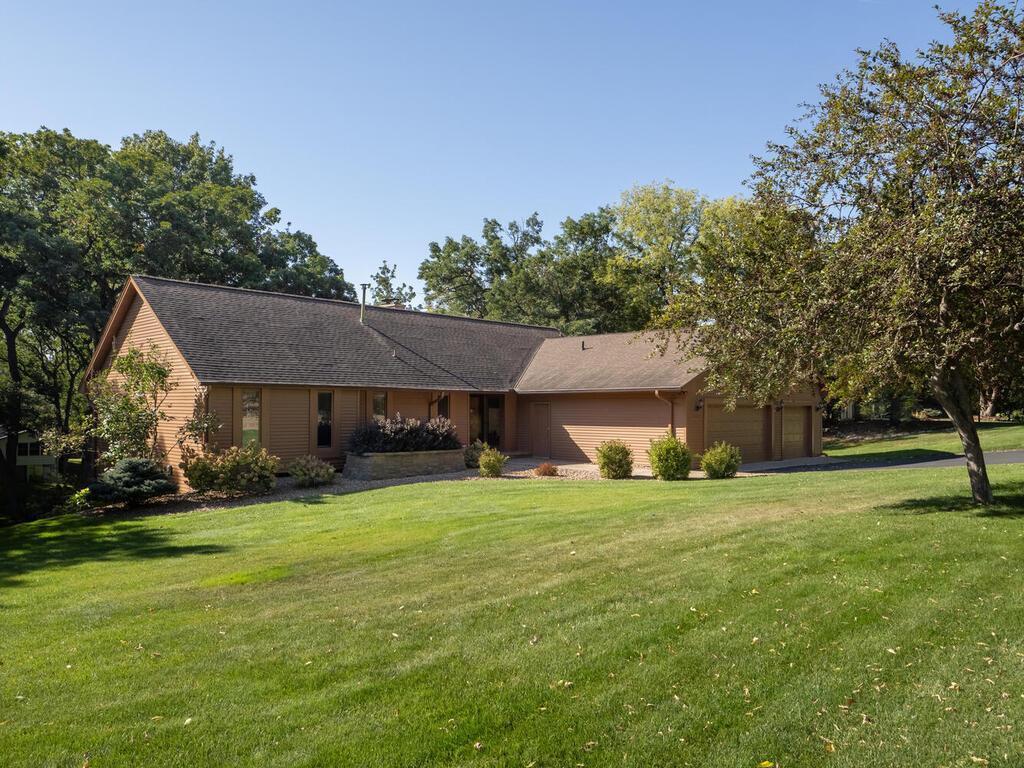 12217 Golden Acre Drive, Minnetonka, MN 55305