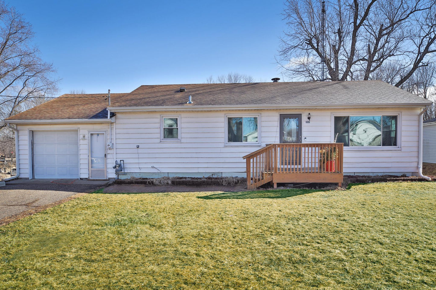 202 3rd Street, Morristown, MN 55052