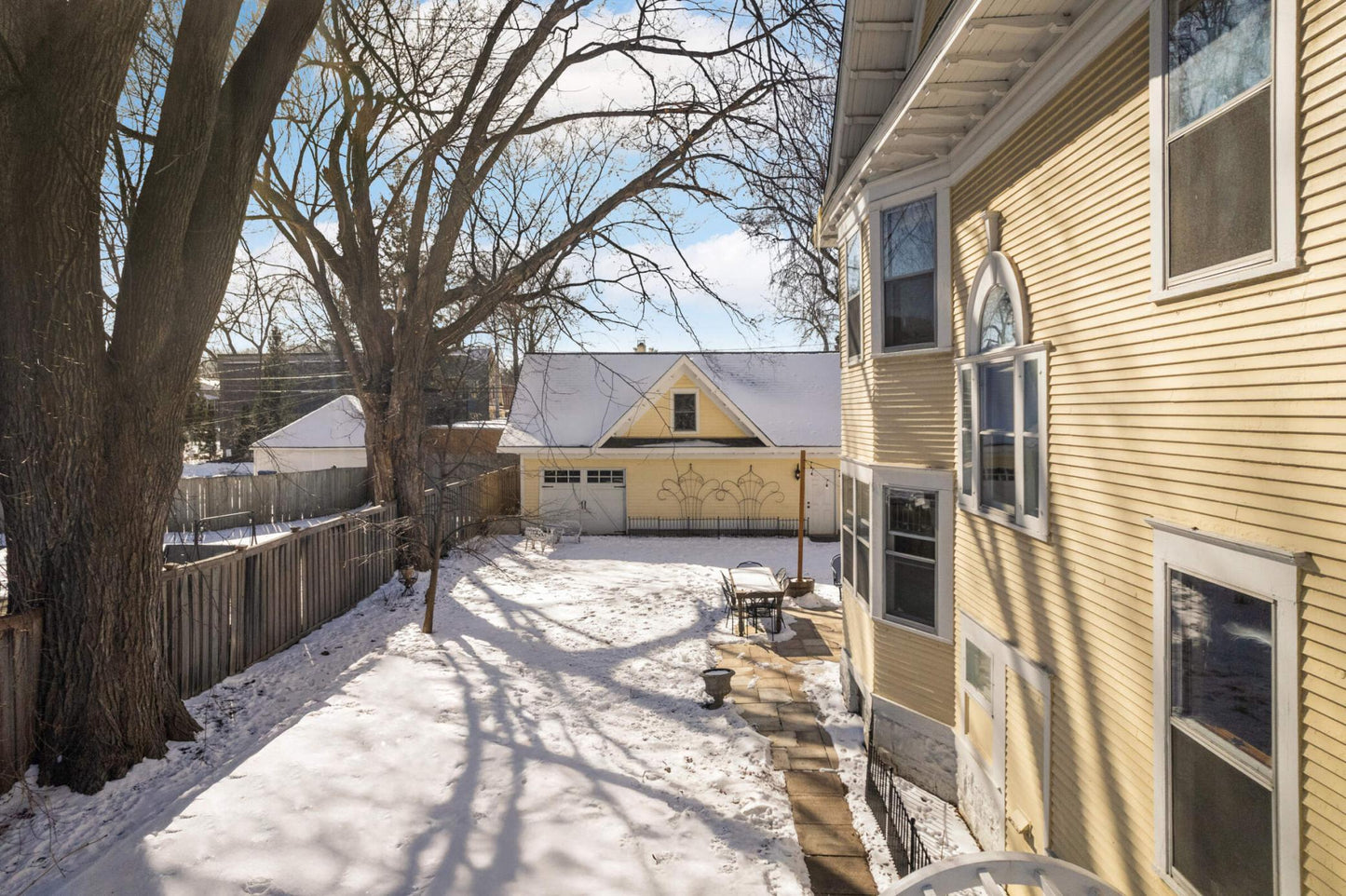 1726 Summit Avenue, Saint Paul, MN 55105