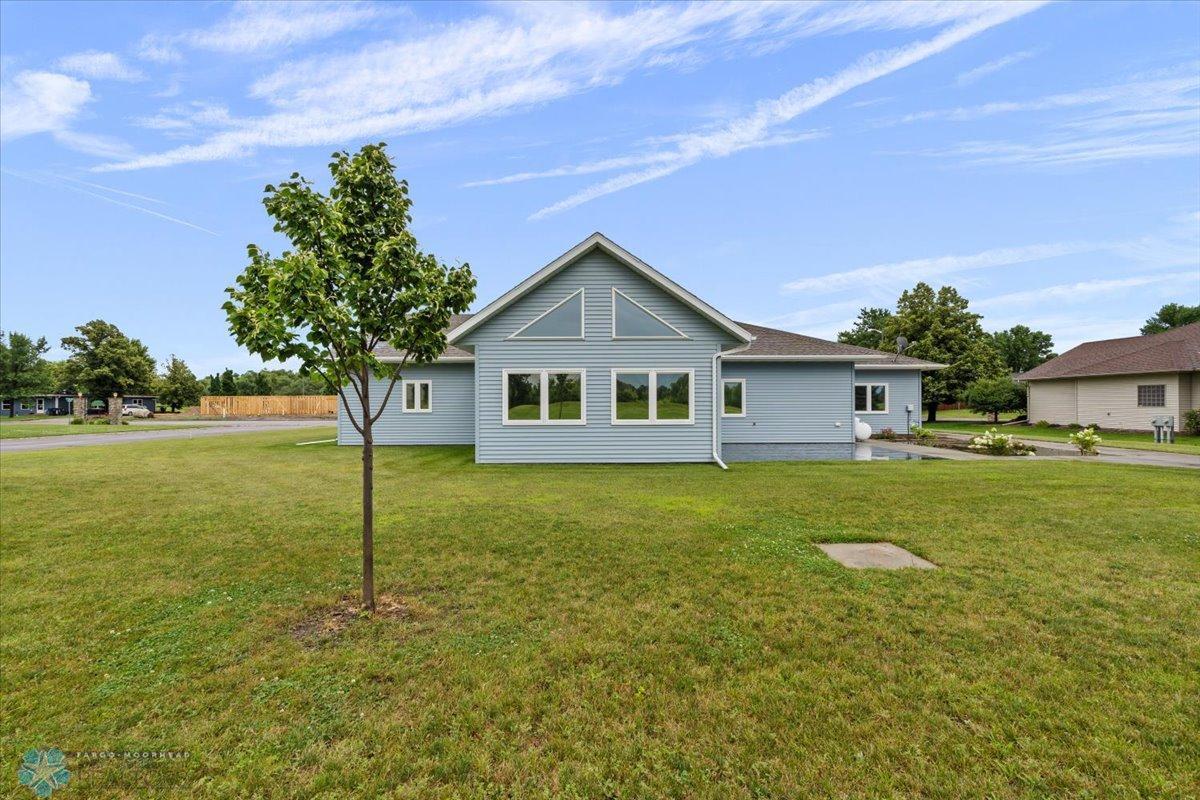 405 Oak Street, Breckenridge, MN 56520