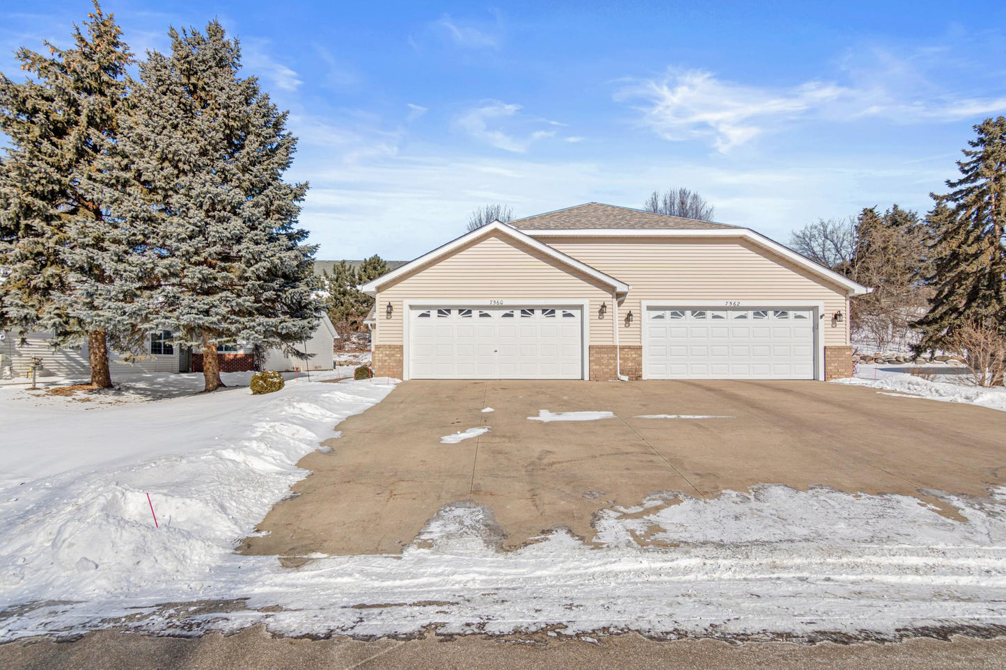 7560 Newbury Road, Woodbury, MN 55125