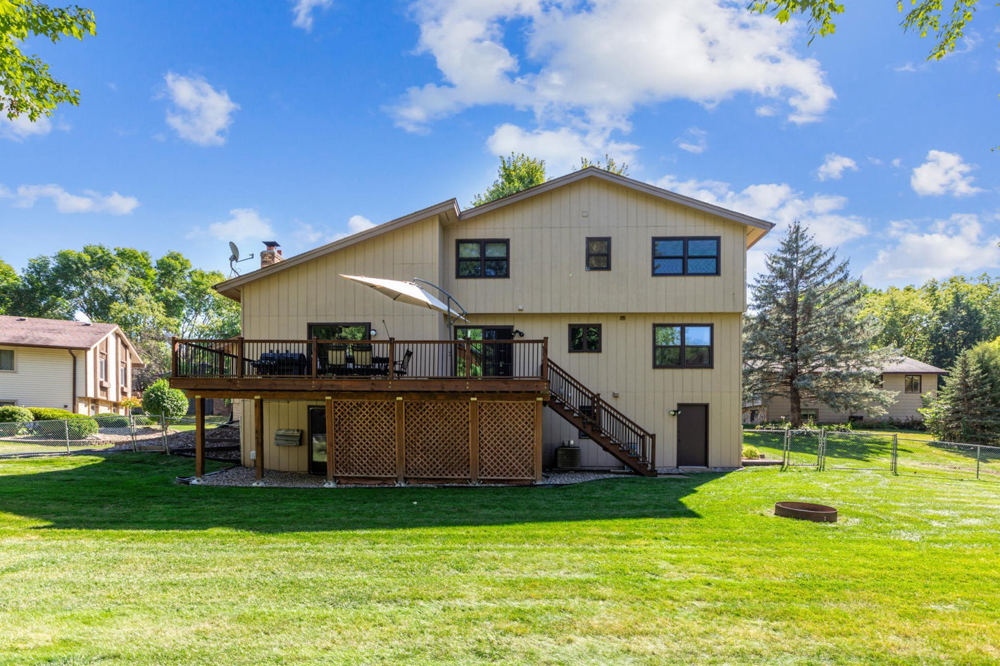 9818 Squire Lane, Eden Prairie, MN 55347