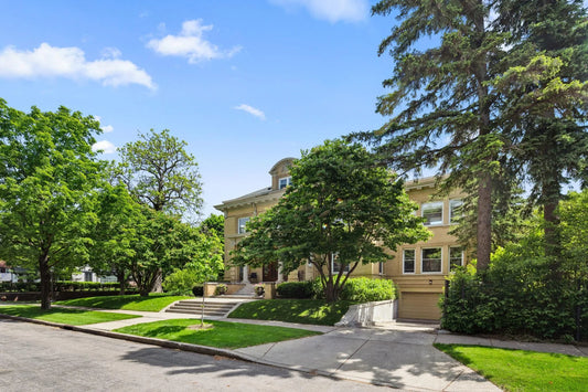 226 Grotto Street, Saint Paul, MN 55105