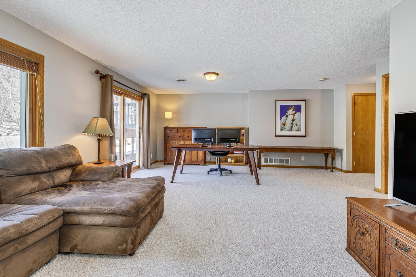 8270 Ashford Road, Woodbury, MN 55125