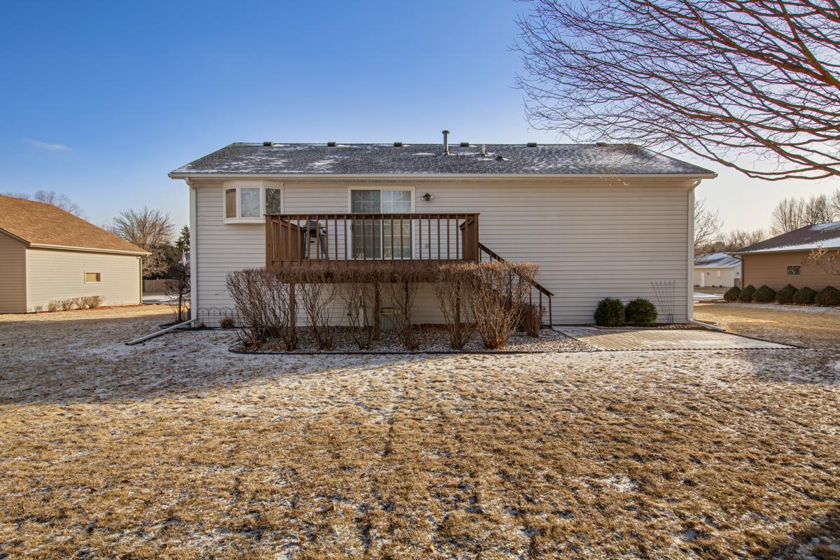 1424 Trailwood Lane, Faribault, MN 55021