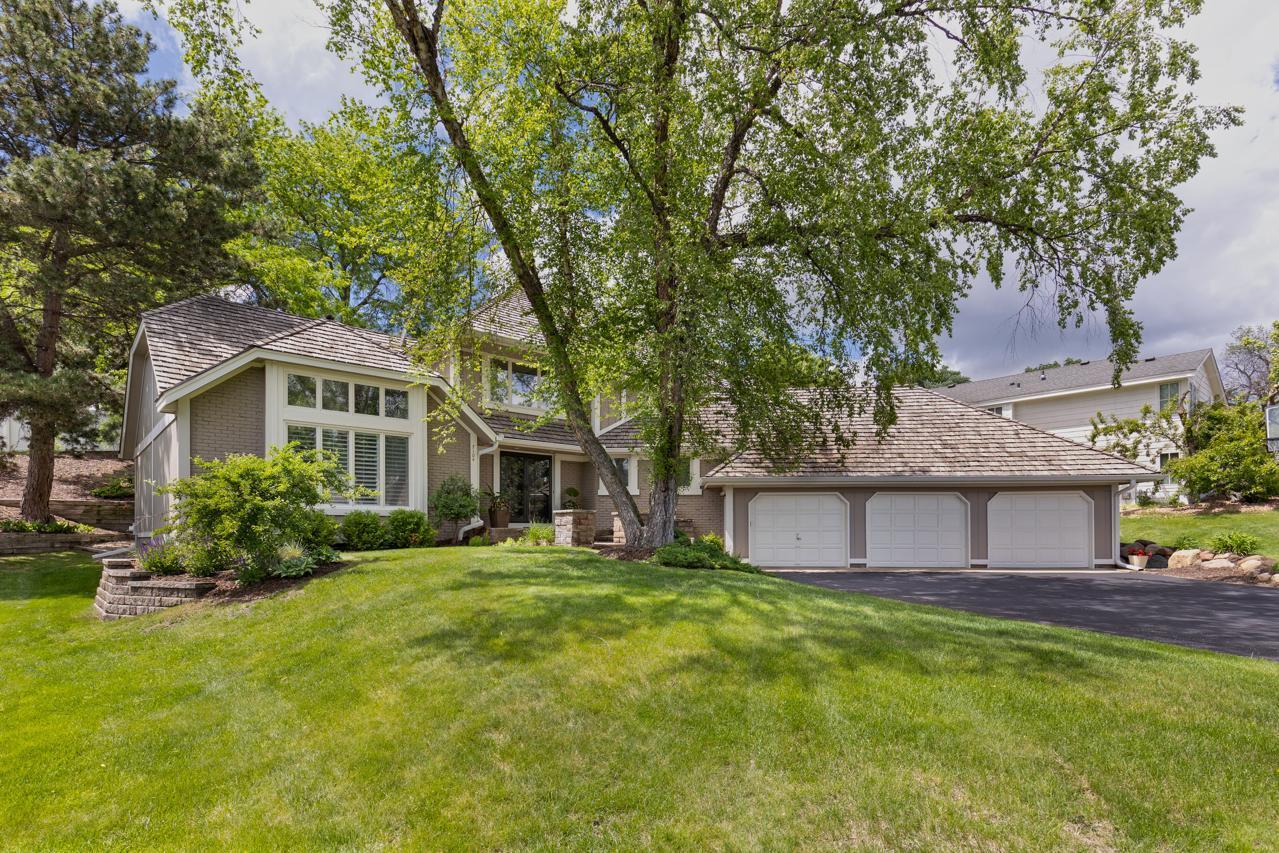 7104 Lanham Lane, Edina, MN 55439