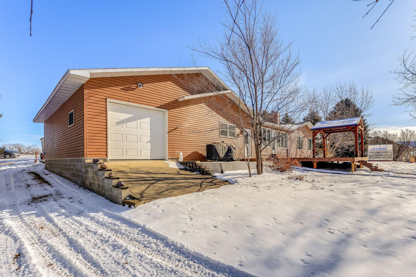 48937 Shore Road, Waterville, MN 56096