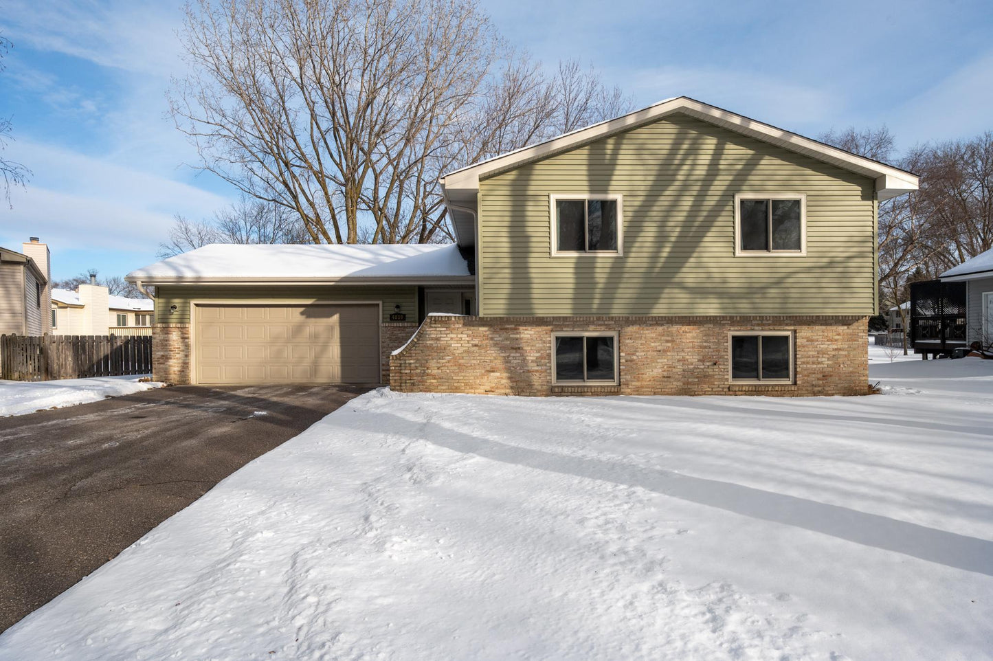 4830 Oakview Lane, Plymouth, MN 55442